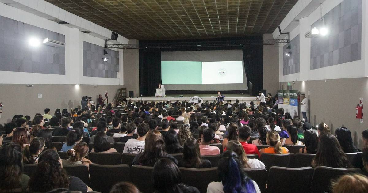 Signado La UNViMe inició un año lectivo signado por el ajuste económico | El ...
