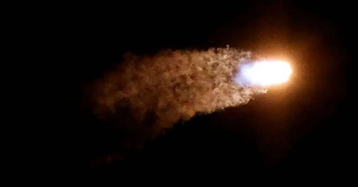 El Spacex Falcon 9 ya viaja a la Luna con la misión de tocar suelo | El ...