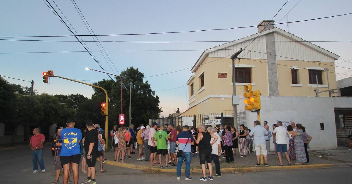 Sin soluciones, los vecinos del Pringles salieron otra vez a la calle ...