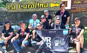 La épica travesía de las mujeres motociclistas que buscan un Récord Guinness