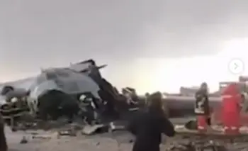 Tragedia y caos en Bolivia: se estrelló un avión cargado con dinero 