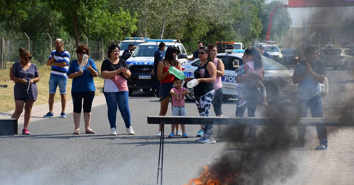 Vecinos reclamaron por falta de agua en barrios de San Luis | El Diario ...
