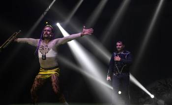 Debutó el circo de los dinosaurios y hubo risas y bailes en el aire