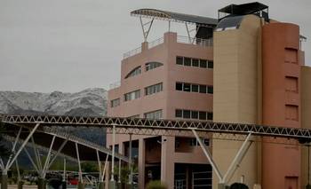 Papelón: "bajaron" cursos de la ULP que chocaban con la diplomatura en IA del Gobierno