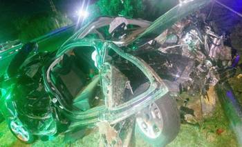 Tremendo accidente en la Santo Ortiz: un Ford Ka en el cantero central