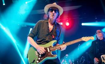 La tripa, el corazón y la guitarra de "Los redondos" resuena al aire libre