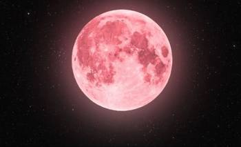 Abril empieza con la luna rosa, lluvia, discurso y feriados 