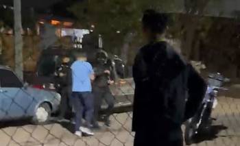 Tiros, fútbol, detenidos, vidrios rotos y un viejo problema sin solución