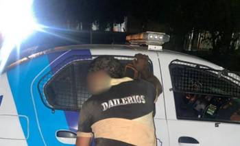 Tapó a una nena con una colcha y la raptó; la rescató un familiar 