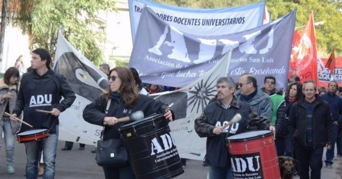 Docentes de la UNSL vuelven al paro por 48 horas | El Diario de la ...