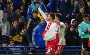 Boca perdió con Huracán en La Bombonera, sufrió dos penales y quedó afuera del Apertura