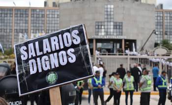 Tras la catarata de reclamos, el gobierno aflojó con un bono de 300 mil pesos