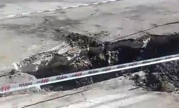 Una camioneta cayó a un pozo perforado por la Municipalidad