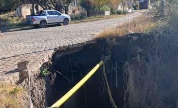 Se cayó parte de un camino en Estancia Grande