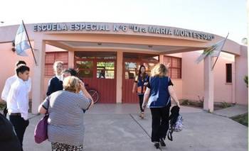 Tutores de la Escuela Montessori reclaman la entrega de bicicletas para egresados