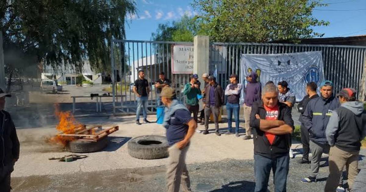 Cierran Master Lajas, Cidal y Cerámica San Lorenzo con despidos masivos y sueldos impagos