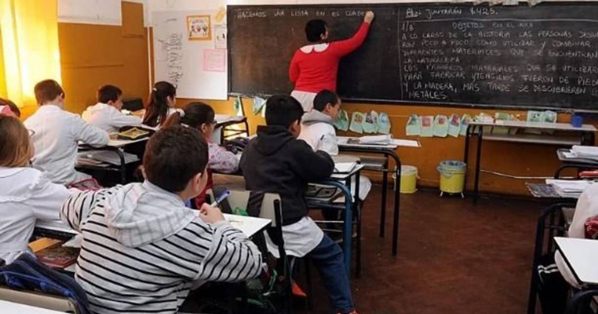 UTEP rechazó la suba de Poggi: apuntan el salario docente más bajo en 21 años