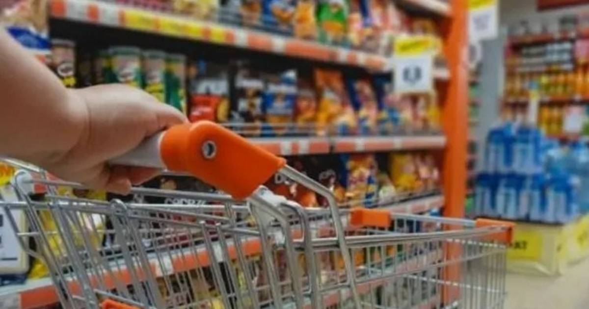 La inflación baja pero el consumo se desploma: familias puntanas no llegan a mitad de mes