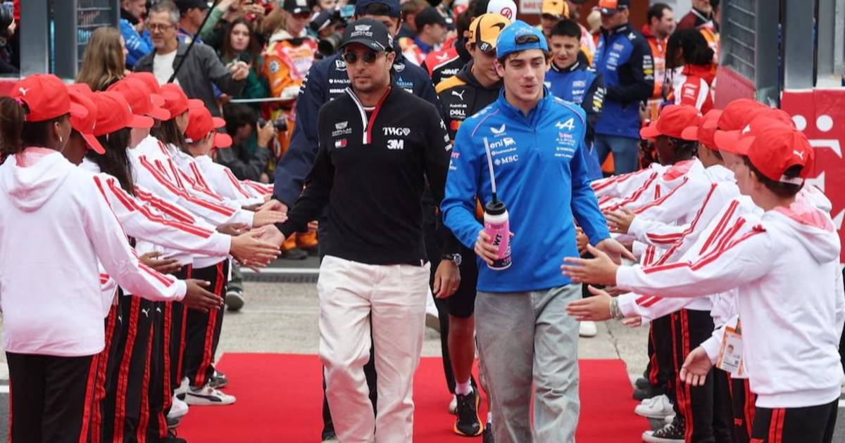 Una gran maniobra le permitó a Colapinto sumar un punto en una carrera apasionante