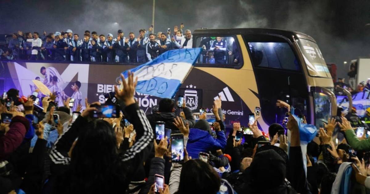 Orgullosos de "La Scaloneta": multitudinaria y emotiva recepción