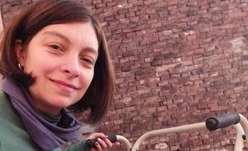 Una mujer demandó a AstraZeneca: quedó con una discapacidad 