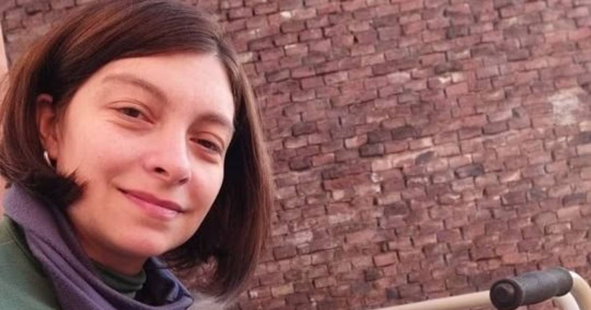 Una mujer demandó a AstraZeneca: quedó con una discapacidad