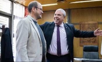 Renuncia en Posgrado: grietas internas y desinterés académico acorralan a Raúl Gil