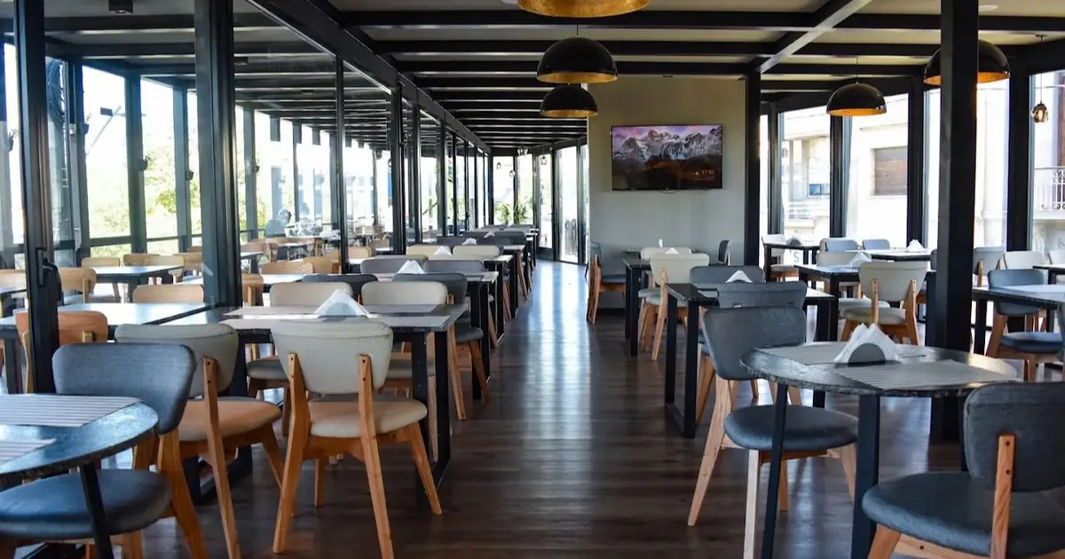 Más de la mitad de las familias puntanas dejó los restaurantes