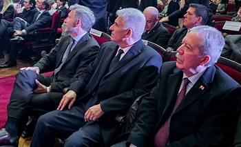 Entre el despilfarro publicitario y la crisis de los salarios estatales