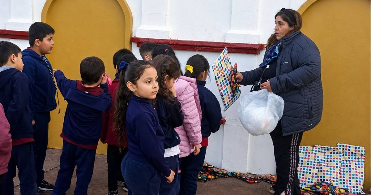El día de las infancias reflejado en el amor a sus alumnos de una maestra de primer grado