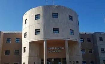 ¿Por qué un policía de San Luis está con custodia federal?