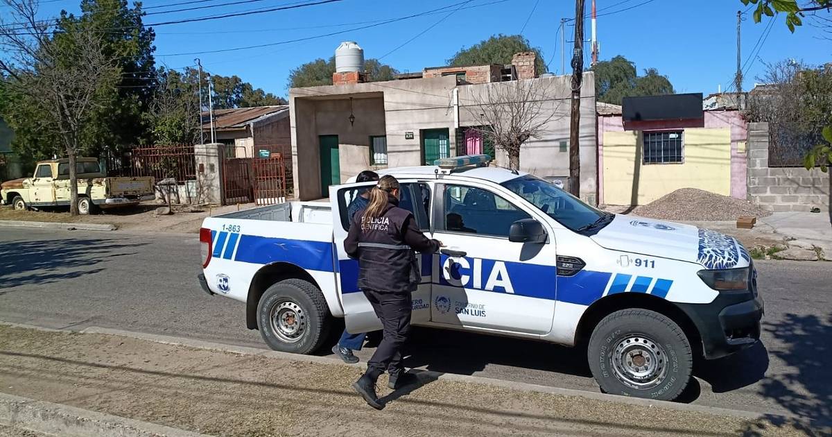 Una mujer apareció tirada en la calle y denunció que abusaron de ella