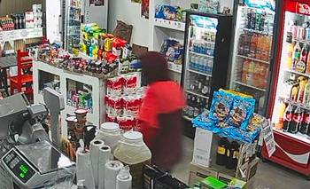 El colmo: asaltaron una despensa frente a la Jefatura y un policía se negó a ayudar 