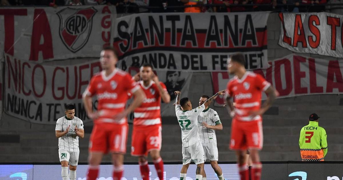 River perdió con Banfield y se aleja de la lucha por el título | El ...