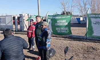 Protestas por despidos y salarios atrasados en una empresa