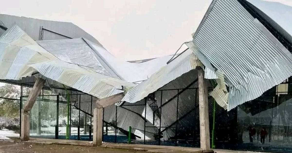 Colapsó una estructura deportiva en La Toma por la acumulación de nieve