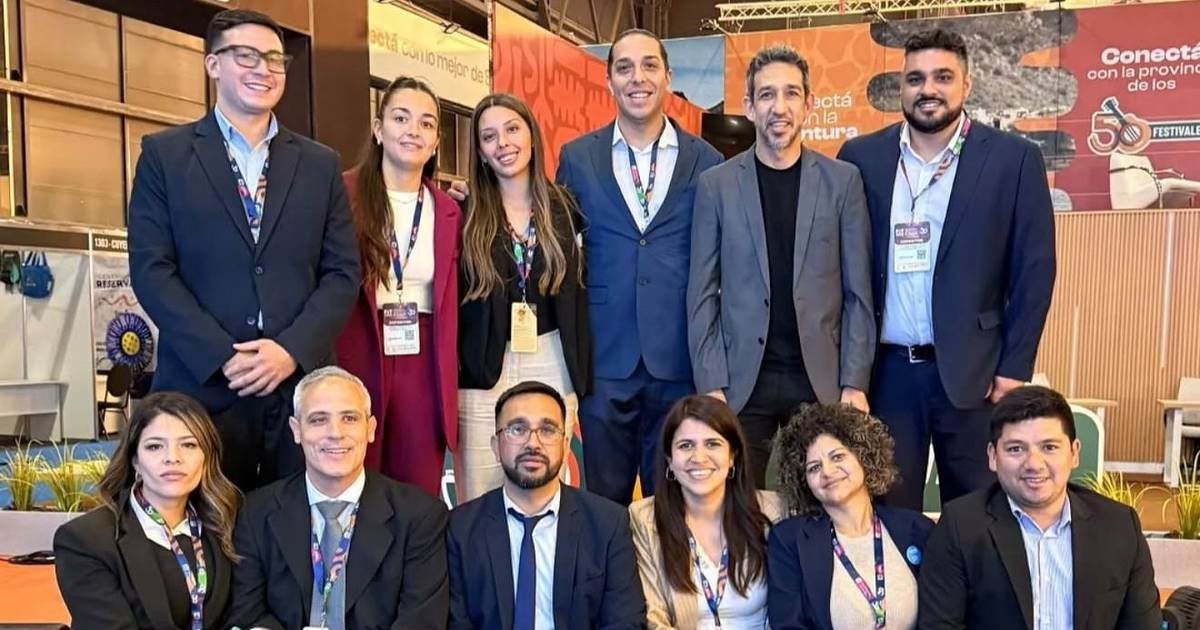 ¿Cuánto cobra de viático cada funcionario por día en la Feria de Turismo?