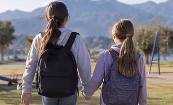 Buscan una familia para adoptar a dos hermanas de 11 y 13 años