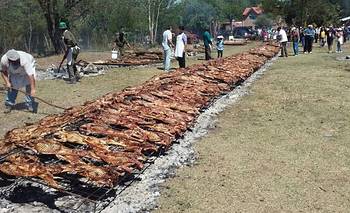 Polémica y repudio: los chivitos de la fiesta en Carpintería no tendrán el sabor puntano 