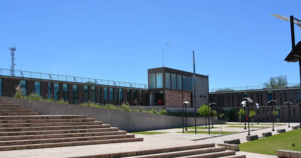 Lo golpearon, apuñalaron y después, le pegaron con un palo