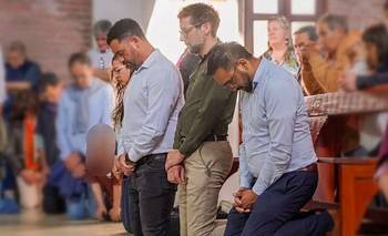 ¿Arrepentimiento o actuación?: la foto de la “culpa” que sacudió a Merlo