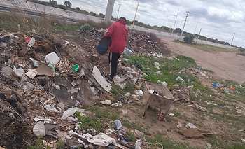 “Esto nos duele mucho”: el malestar de vecinos olvidados entre la pobreza y la basura