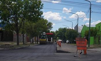 “Tramitos” de pavimento: la insólita estrategia municipal ante el caos vial